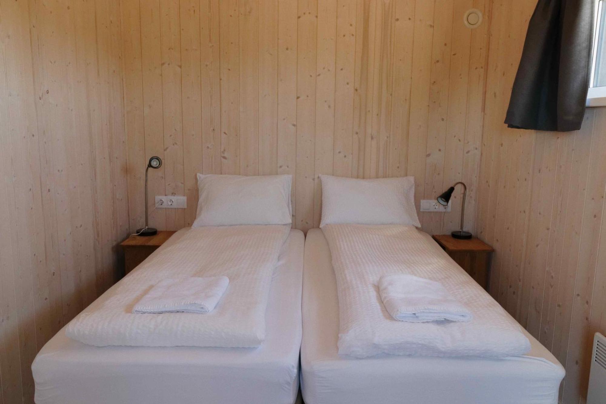 Dilksnes Guesthouse ホプン エクステリア 写真