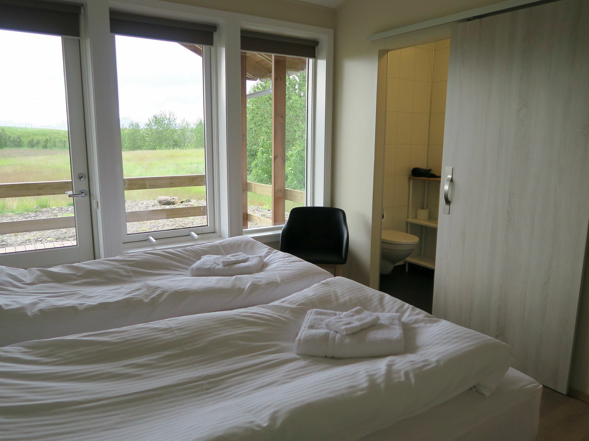 Dilksnes Guesthouse ホプン エクステリア 写真