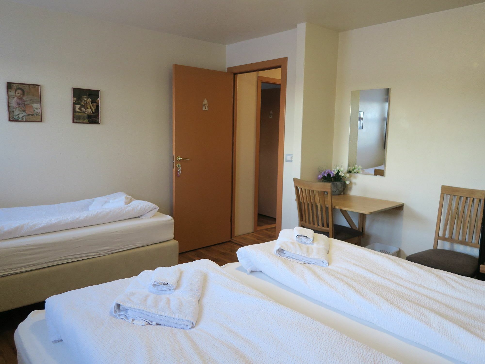 Dilksnes Guesthouse ホプン エクステリア 写真